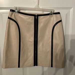 This skirt is so hott